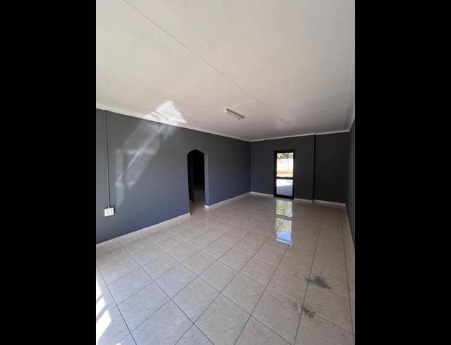 OFFICE PROPERTY TO RENT IN LYNNWOOD